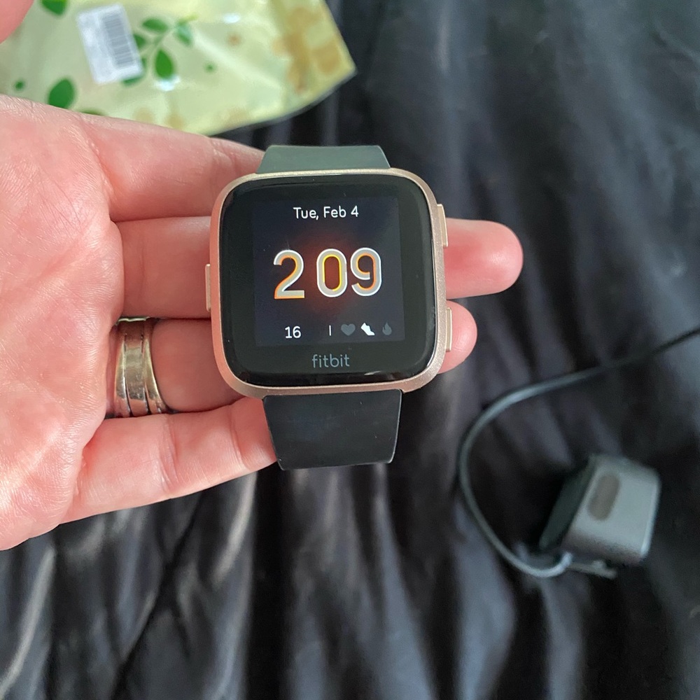 Rose Gold Fitbit Versa